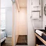 West 7 Apartment