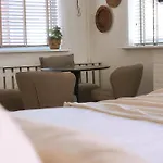 West 7 Зандфорт